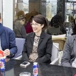 delice-danone-et-taysir-installent-la-1ere-benne-de-tri-selectif-pour-recyclage-de-bouteilles-plastiques-02