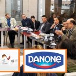 delice-danone-et-taysir-installent-la-1ere-benne-de-tri-selectif-pour-recyclage-de-bouteilles-plastiques-03tt