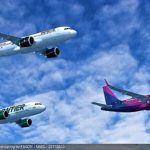 – fabrice-bregier-john-leahy-AIRBUS-Indigo-Partners-signature-A320neo-A321neo-day4-AIRSHOW-DUBAI-2017-Baa