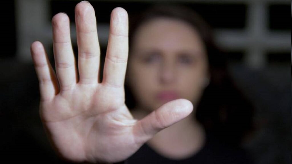 Violences-faites-aux-femmes-impunite-des-auteurs-de-violences-services-de-protection-defaillant-000-1024x575