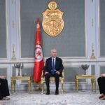 un-rayonnement-tunisien-a-dubai-le-president-kais-saied-rend-hommage-aux-championnes-bissan-et-bilsan-kouka-laureates-du-9e-defi-de-la-lecture-arabe-04