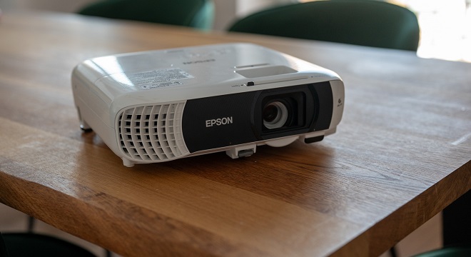 Epson-EB-FH54-LsA-3