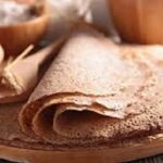 Galette de Sarrasin-Salée-préparée au-blé noir-elle est le cœur du repas breton-croustillante et authentique