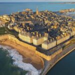 Les remparts de Saint-Malo face à l&rsquo;océan-02