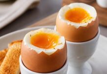 Pour Réussir des œufs à la coque parfaits : Blanc pris, jaune coulant et mouillettes gourmandes !